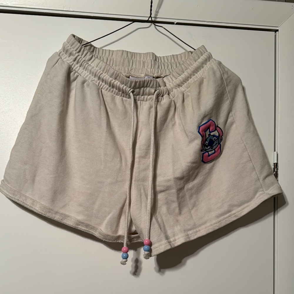 Beige Women's Shorts with Embroidered Patch